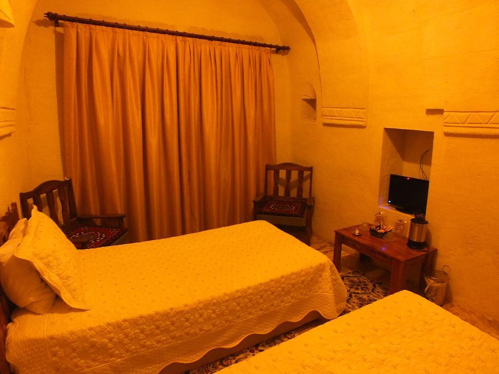 Dilek Tepesi Cave Hotel Ayvali Rom bilde