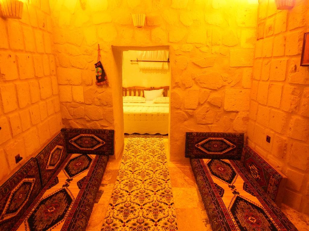 Dilek Tepesi Cave Hotel Ayvali Rom bilde