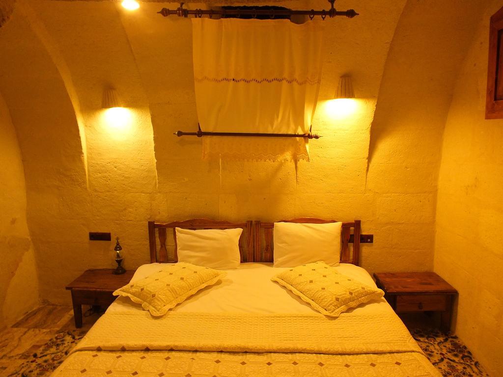 Dilek Tepesi Cave Hotel Ayvali Rom bilde