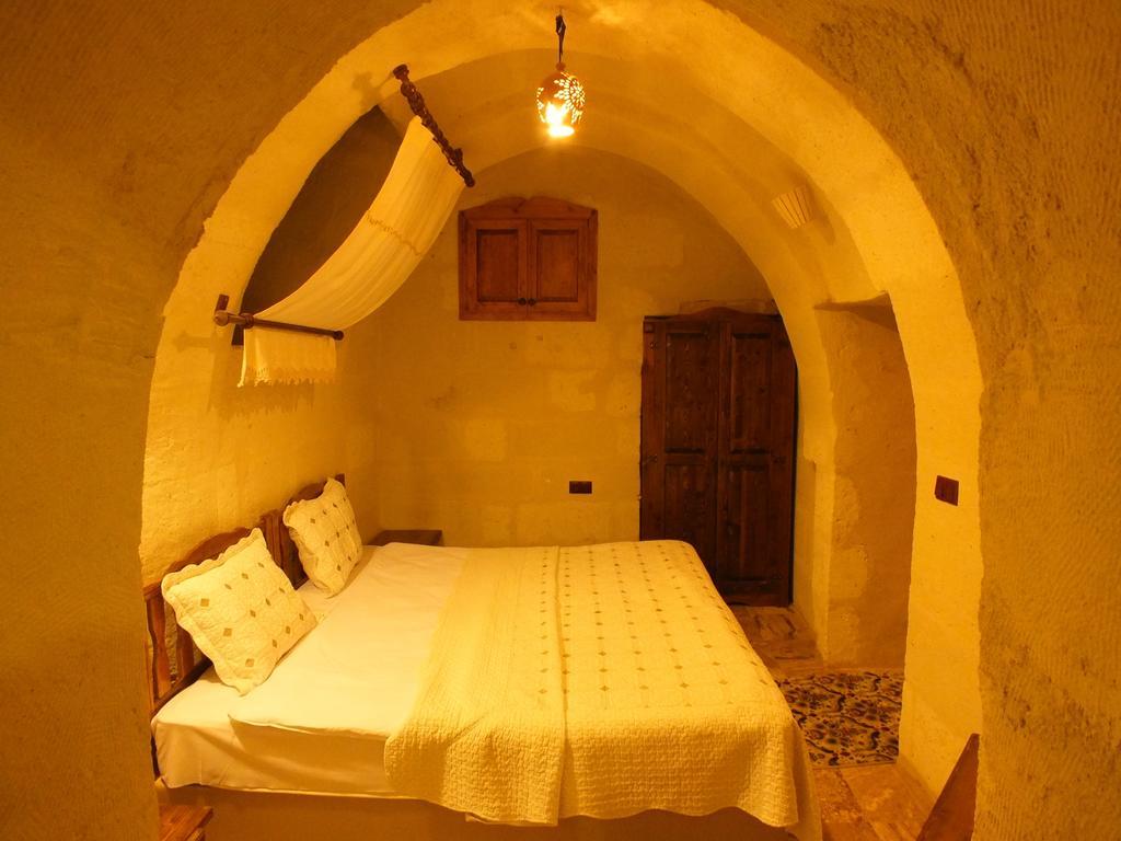 Dilek Tepesi Cave Hotel Ayvali Rom bilde