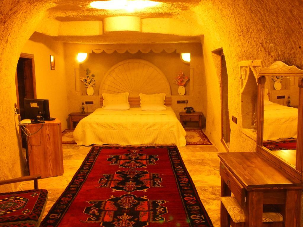 Dilek Tepesi Cave Hotel Ayvali Rom bilde