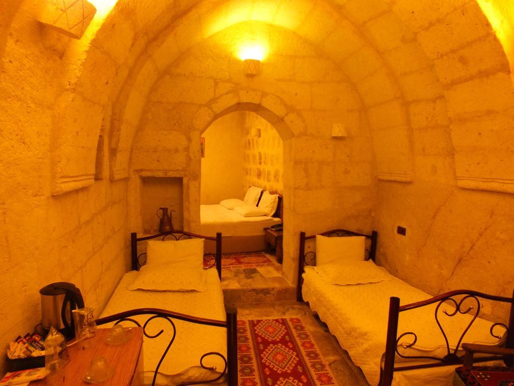 Dilek Tepesi Cave Hotel Ayvali Rom bilde